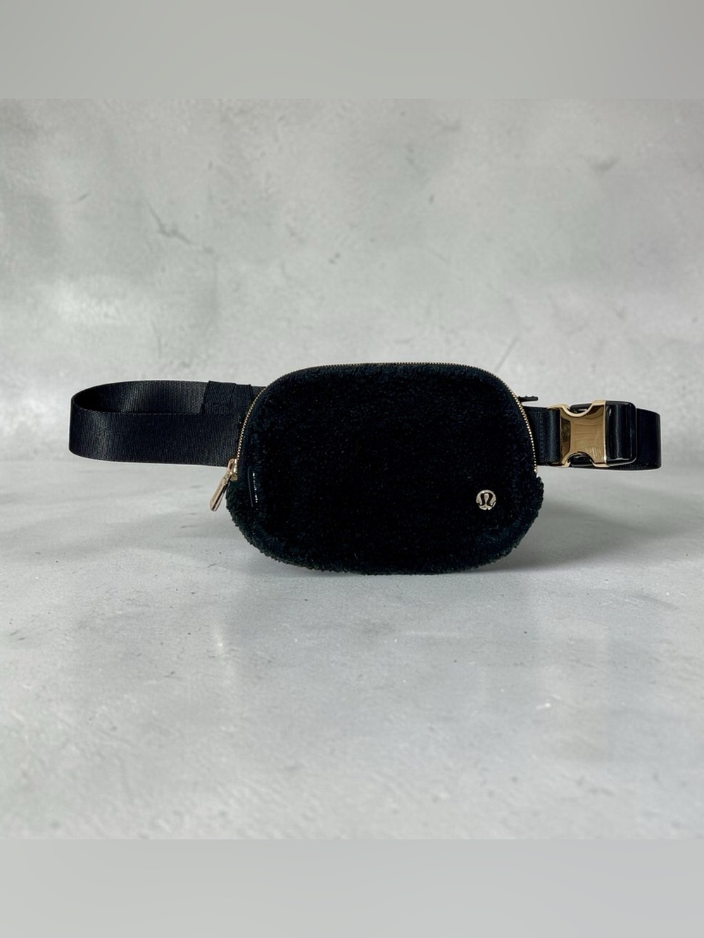 Lululemon Black Fleece Everywhere Belt Bag Sherpa Crossbody Fanny Pack Gold Zip